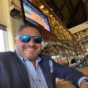 Meet your Posher, Adrian